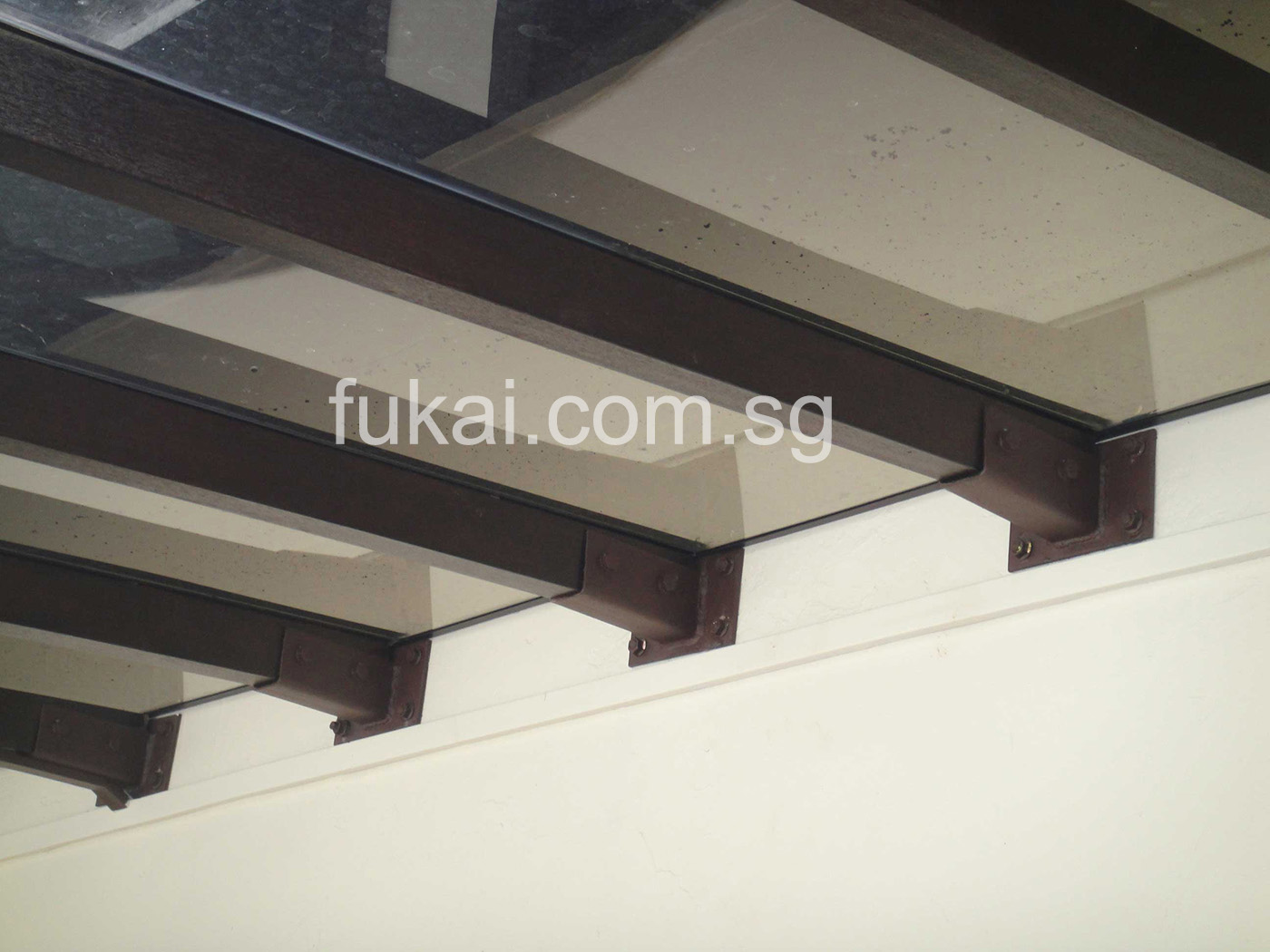 close-up-view-on-timber-trellis